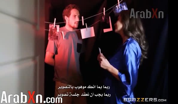 الابن يلتقط الصور لأمه وهي عارية سكس محارم مترجم